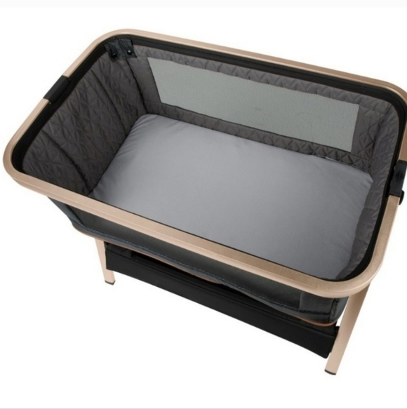 Monebeb Black and Gold Bassinet - Picture 2 of 3